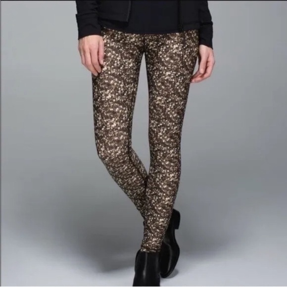 *RARE* Lululemon Gold Sequin Leggings - Picture 2 of 5